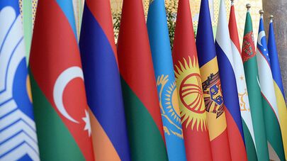 Флаги государств СНГ. Архивное фото