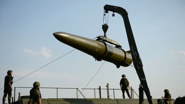 Развёртывание оперативно-тактического ракетного комплекса Искандер-М - Sputnik Moldova