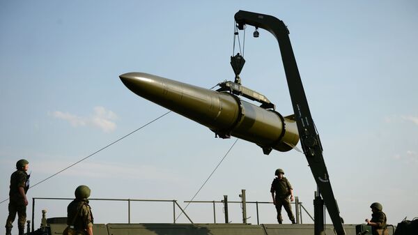 Развёртывание оперативно-тактического ракетного комплекса Искандер-М - Sputnik Молдова