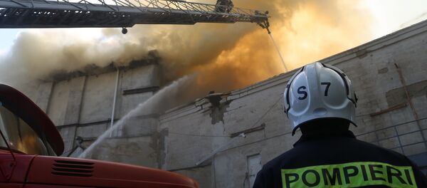  Пожар в здании Филармонии пожарные - Sputnik Молдова