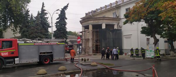 Ликвидация последствий после пожара в Национальной филармонии Кишинева  - Sputnik Moldova