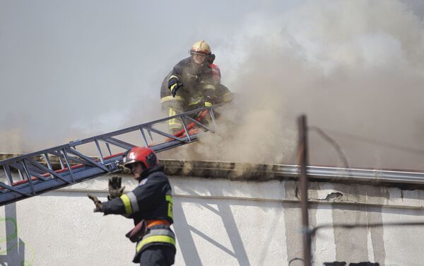 В здании культурного центра случился крупный пожар. - Sputnik Молдова