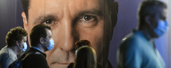 Alegeri locale în România, poster cu Nicușor Dan - Sputnik Moldova-România