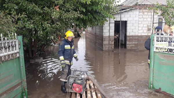 Видео - Какой ущерб нанесли ливни на юге Молдовы, последние данные Видео - Какой ущерб нанесли ливни на юге Молдовы, последние данные - Sputnik Молдова