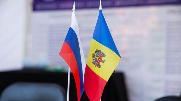 Drapelele Rusiei și Moldovei - Sputnik Moldova