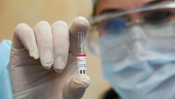 Первые добровольцы получили прививку от коронавируса - Sputnik Молдова