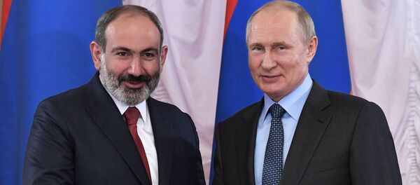 Президент РФ Владимир Путин и премьер-министр Армении Никол Пашинян Президент РФ Владимир Путин и премьер-министр Армении Никол Пашинян - Sputnik Moldova-România