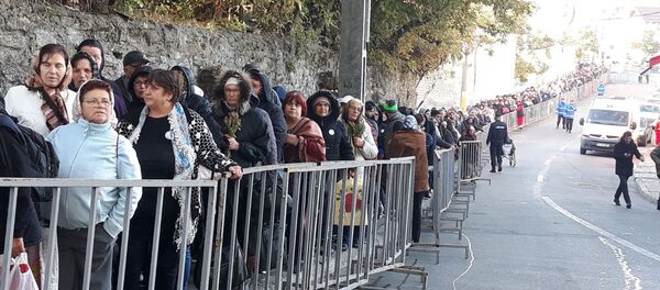 Pelerini la Sfânta Parascheva din iași Pelerini la Sfânta Parascheva din iași - Sputnik Moldova