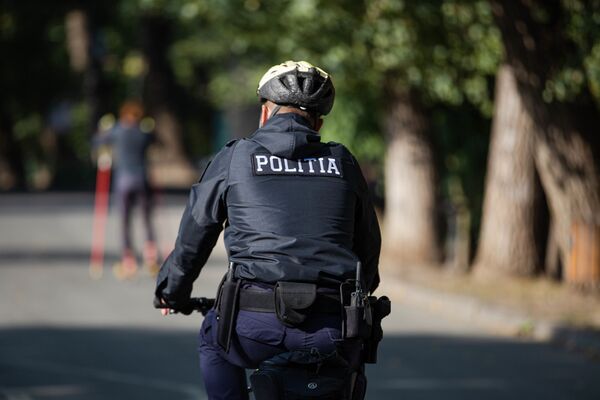 Один день из жизни патрульного полицейского - Sputnik Moldova