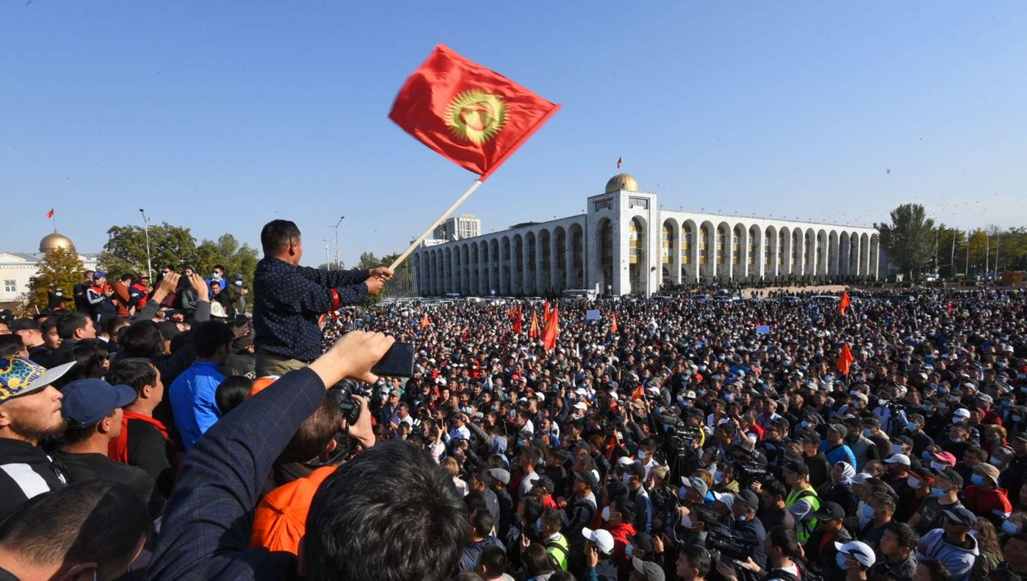 События в стране. Революция 2005 в Киргизии Бишкек. Митинг в Бишкеке 2020. Революция Бишкек 2020.