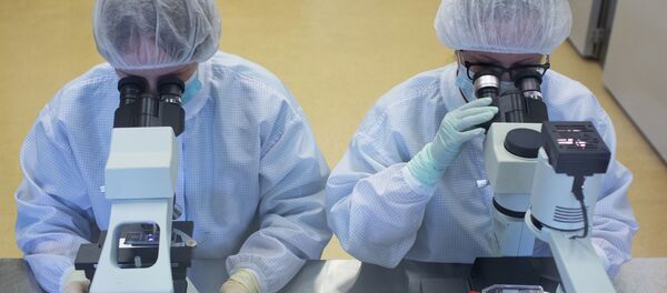 Производство вакцины от COVID-19 на фармацевтическом заводе Биннофарм - Sputnik Moldova-România