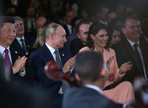 Владимир Путин на концерте для участников БРИКС в Бразилии - Sputnik Moldova-România