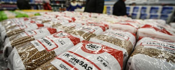 Посетитель в гипермаркете Лента в Великом Новгороде. Посетитель в гипермаркете Лента в Великом Новгороде. - Sputnik Moldova