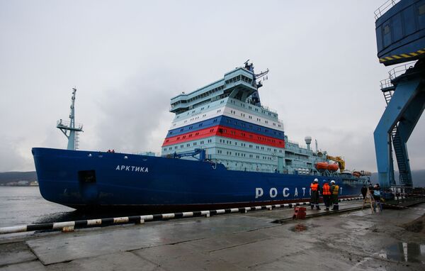 Атомный ледокол Арктика в порту Мурманска - Sputnik Moldova