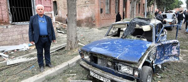 Последствия обстрела города Гянджа - Sputnik Moldova