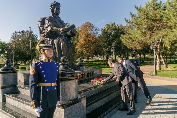 На праздник Покрова Пресвятой Богородицы: как День города отмечают в Тирасполе На праздник Покрова Пресвятой Богородицы: как День города отмечают в Тирасполе - Sputnik Молдова