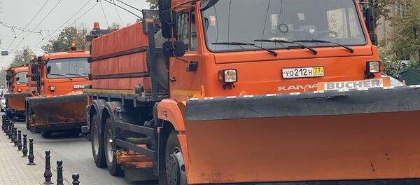 Autospeciale pentru deszăpezirea străzilor în Chișinău Autospeciale pentru deszăpezirea străzilor în Chișinău - Sputnik Молдова