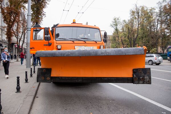 Autospecialele vor fi utilizate la deszăpezirea străzilor  - Sputnik Moldova