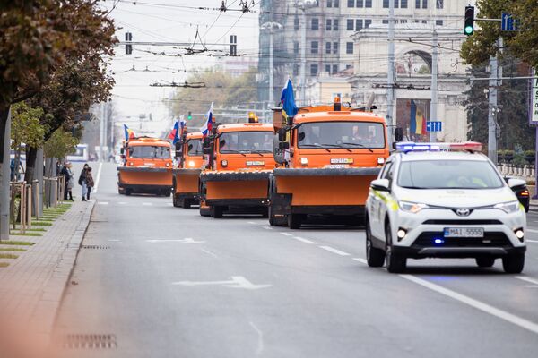 Coloana autospecialelor era condusă de un echipaj al Inspectoratului Naționale de Patrulare - Sputnik Moldova