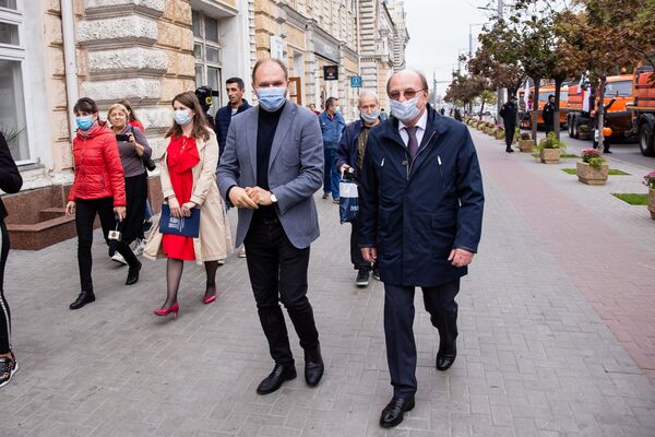 Primarul Ion Ceban și ambasadorul Federației Ruse în Moldova, Oleg Vasnețov. - Sputnik Moldova