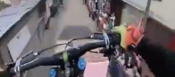 Экстремальная велогонка в Колумбии Экстремальная велогонка в Колумбии - Sputnik Молдова