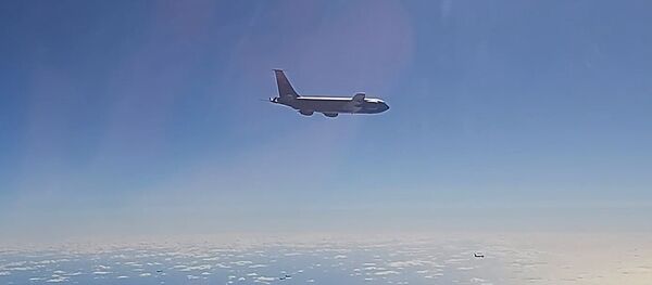 МиГ-31 и Су-35 перехватили бомбардировщики ВВС США над Беринговым морем МиГ-31 и Су-35 перехватили бомбардировщики ВВС США над Беринговым морем - Sputnik Молдова