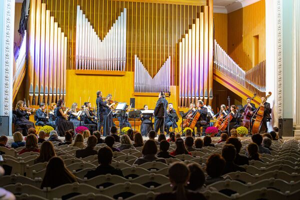 Primul concert cu public în Sala cu Orgă din Chișinău, dupâ șapte luni de restricții - Sputnik Молдова