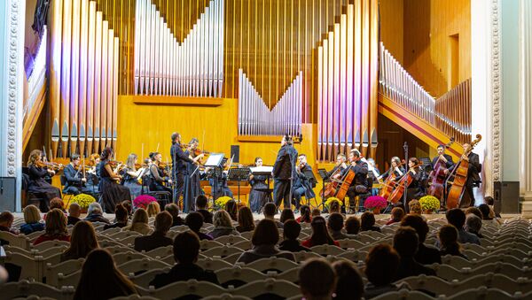Primul concert cu public în Sala cu Orgă din Chișinău, dupâ șapte luni de restricții - Sputnik Moldova