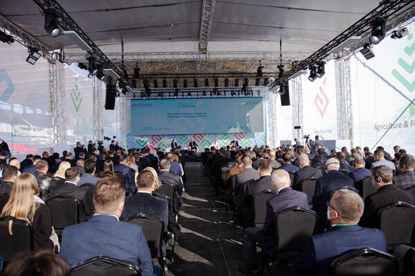 Правильная площадка для современного бизнеса: итоги первого дня инвестфорума в Гагаузии Правильная площадка для современного бизнеса: итоги первого дня инвестфорума в Гагаузии - Sputnik Молдова