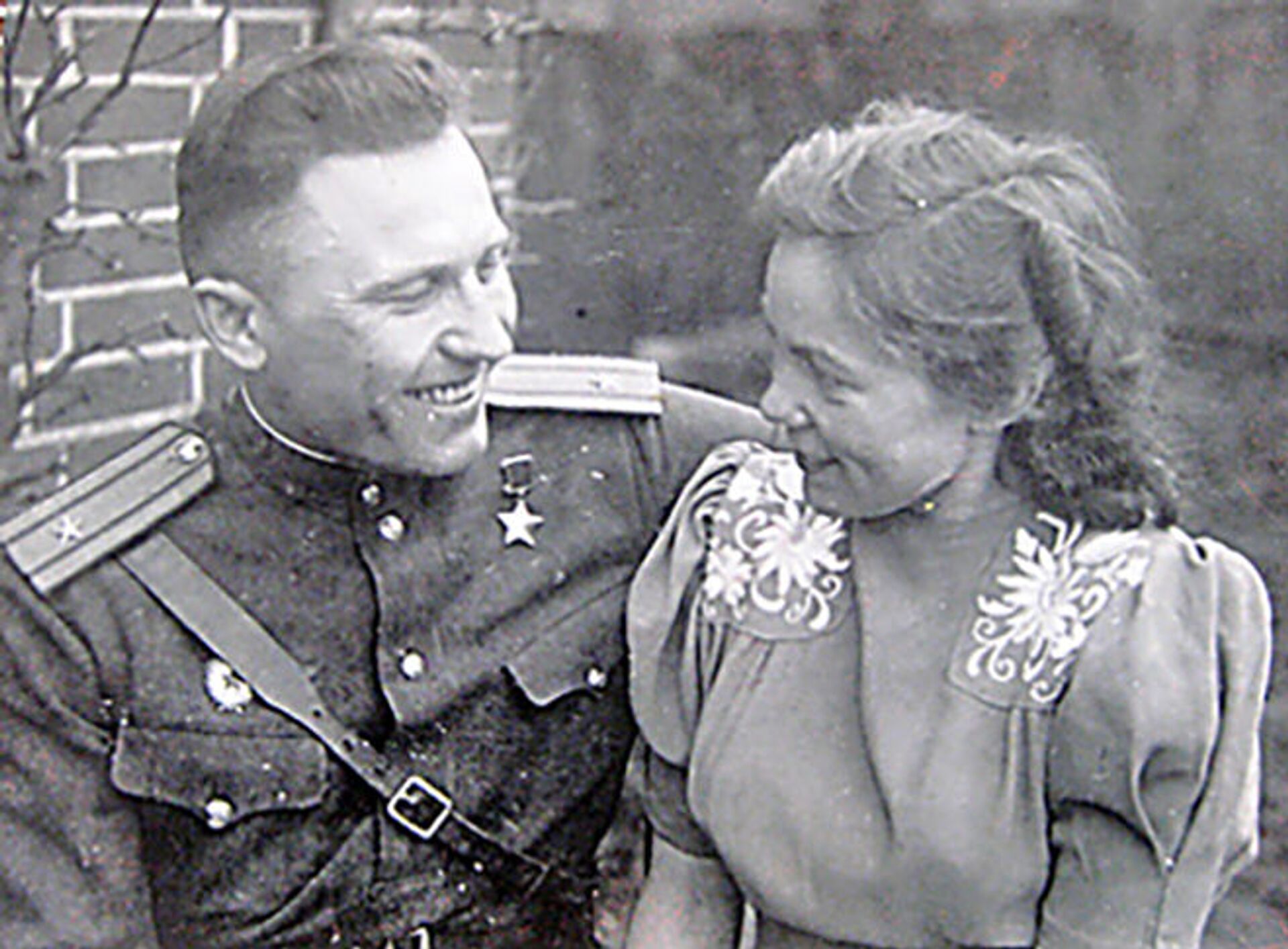 Лидия и Алексей Бельские. 1945 год - Sputnik Молдова, 1920, 23.08.2025