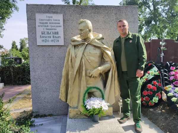 Он освободил Кишинев – личные вещи Героя переданы в музей - Sputnik Молдова