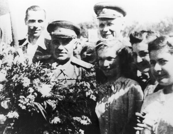 Он освободил Кишинев – личные вещи Героя переданы в музей - Sputnik Молдова