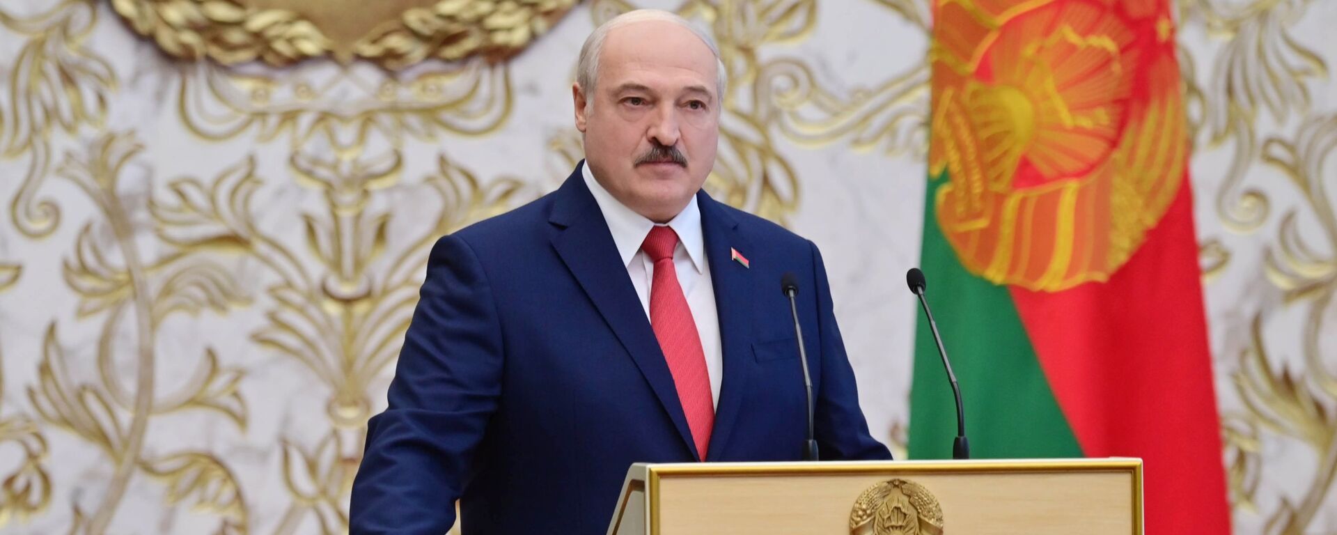 Президент Белоруссии Александр Лукашенко на церемонии инаугурации в Минске - Sputnik Moldova, 1920, 09.08.2021
