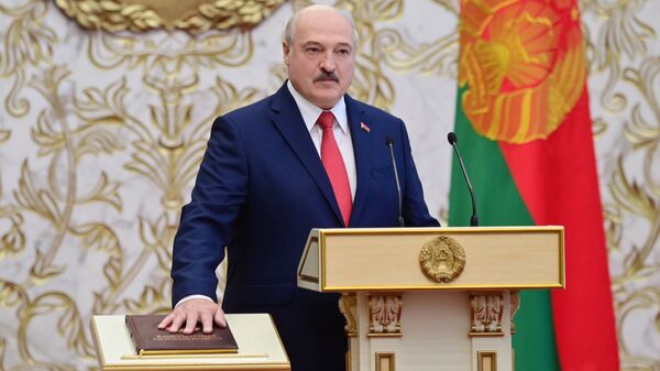 Президент Белоруссии Александр Лукашенко на церемонии инаугурации в Минске - Sputnik Moldova-România
