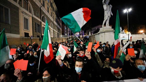 Proteste la Roma, Italia împotriva restricțiilor impuse din cauza răspândirii coronavirusului - Sputnik Moldova