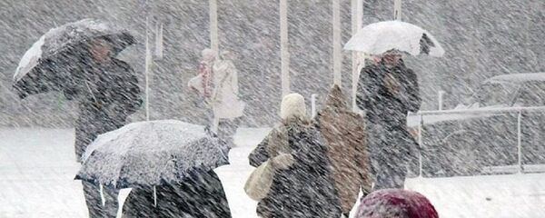 Iată ce ne așteaptă: Ploaie și ninsori puternice: Salvatorii și polițiștii, în alertă  - Sputnik Moldova-România