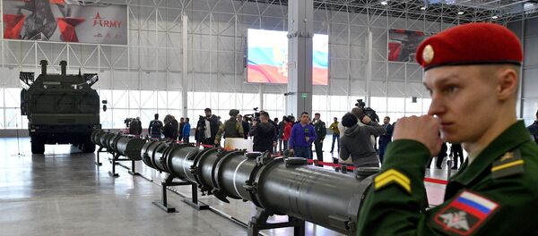 Демонстрация ракеты 9М729 для военных атташе - Sputnik Moldova-România