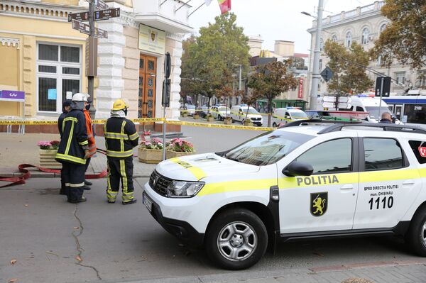 Imagini de la Primăria Chișinău: Alertă cu bombă - Sputnik Moldova