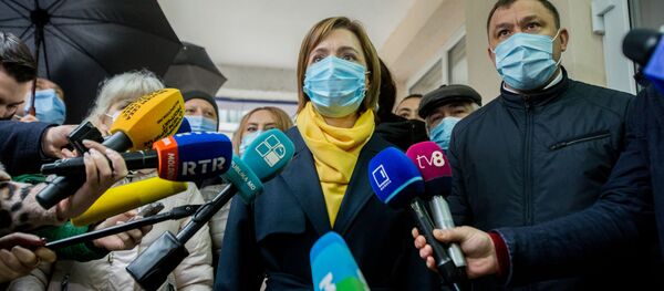 Майя Санду на выборах президента Молдавии Майя Санду на выборах президента Молдавии - Sputnik Молдова