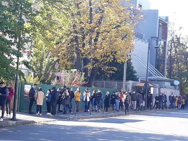 Moldovenii își aleg președintele: ce se întâmplă la București Moldovenii își aleg președintele: ce se întâmplă la București - Sputnik Moldova-România