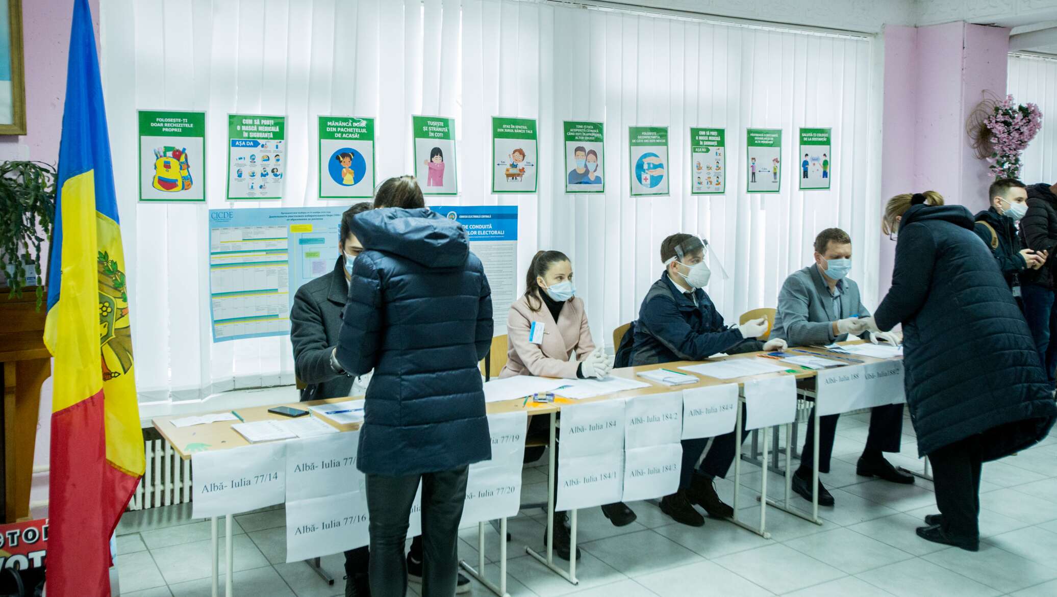 Следующие выборы в молдавии. Выборы в Гагаузии. Приворовывают выборы в Гагаузии. Фото выборов в Гагаузии. Второй тур парламентских выборов в Узбекистане.