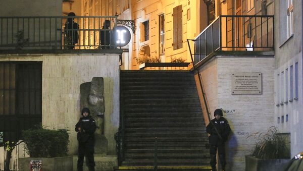 Полиция на месте стрельбы у синагоги в Вене - Sputnik Молдова