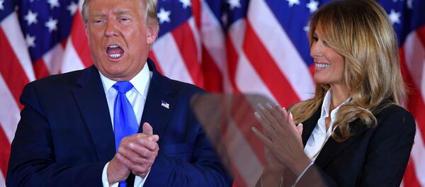 Дональд Трамп и Мелания Трамп в Белом доме в день выборов в США - Sputnik Moldova-România