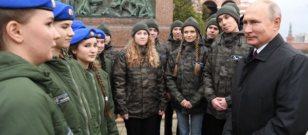 Президент РФ В. Путин принял участие в торжествах по случаю Дня народного единства - Sputnik Молдова