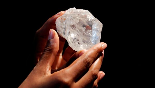 Крупнейший алмаз в мире Lesedi La Ronа - Sputnik Молдова