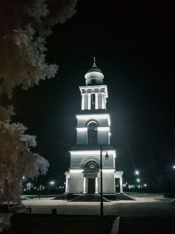 Clopotnița Catedralei Mitropolitane „Naşterea Domnului” din Chişinău - Sputnik Moldova