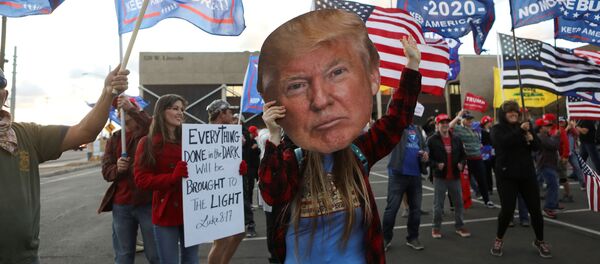 Сторонники президента США Дональда Трампа на акции протеста Stop the Steal в Фениксе, США - Sputnik Moldova-România