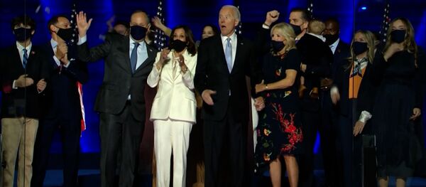 Biden și-a anunțat victoria, Trump nu cedează: de ce e periculos conflictul - Sputnik Moldova