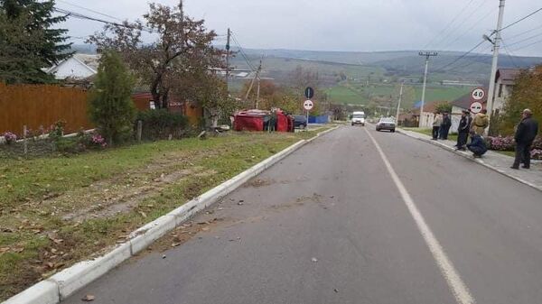 Foto: Un șofer a ajuns cu mașina într-un șanț la Hâncești Foto: Un șofer a ajuns cu mașina într-un șanț la Hâncești - Sputnik Moldova