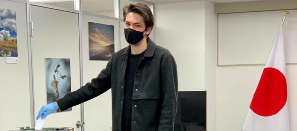 Primul moldovean a votat la Tokio - Sputnik Moldova